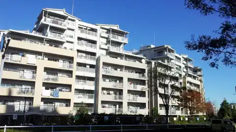 南大沢学園六番街1号棟