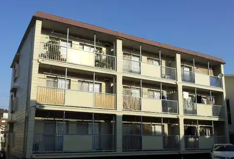 フラワーハイツB棟