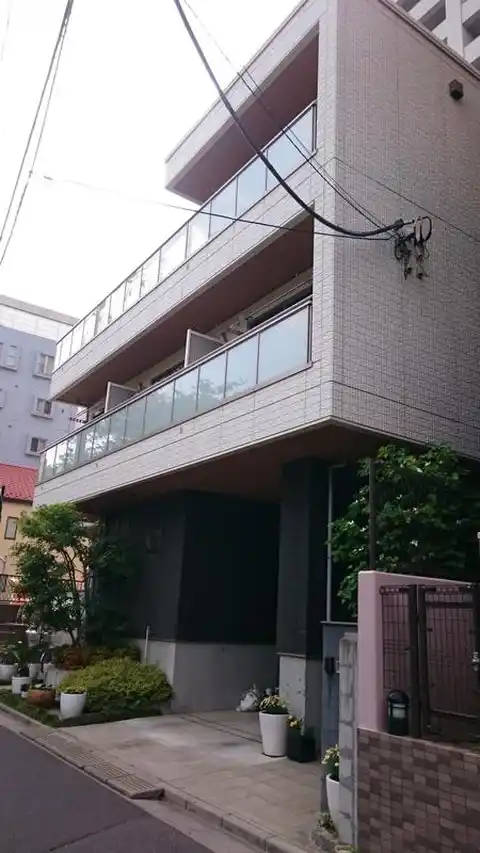 ドマーニ アマービレ