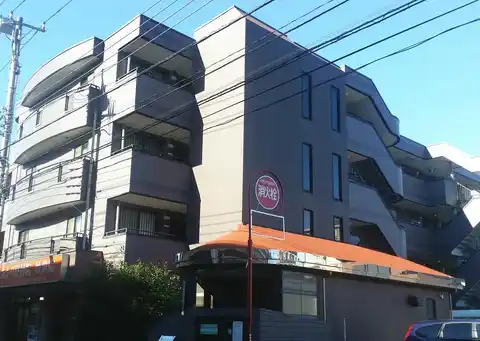 アルファークレスト