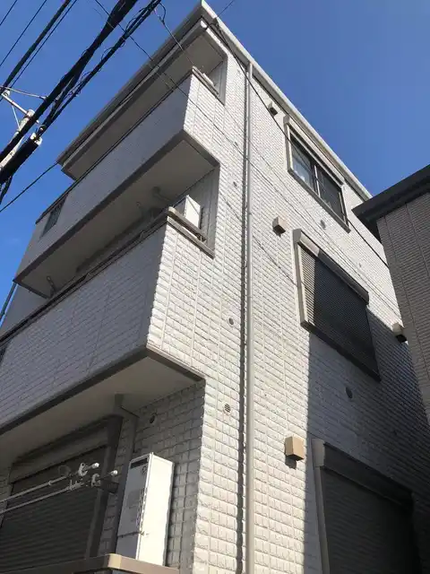 クレセントコート