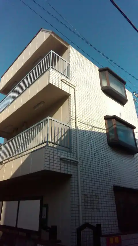 ホワイト東新町