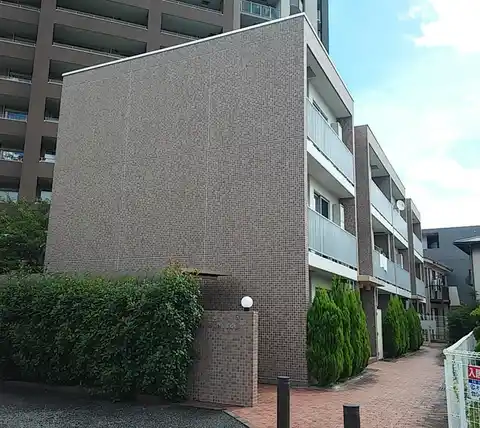 ラフォーレ大倉山伍番館