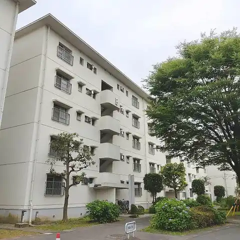 西遊馬団地8号棟