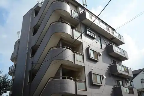 ラ・ポルトネ・エスト