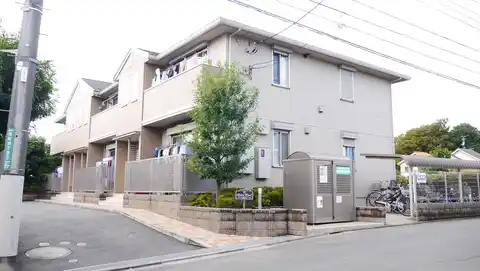 ウィステリアコート