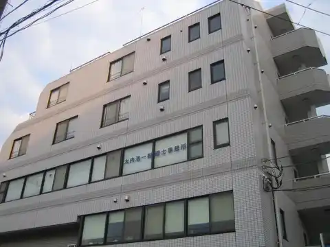 AKビル