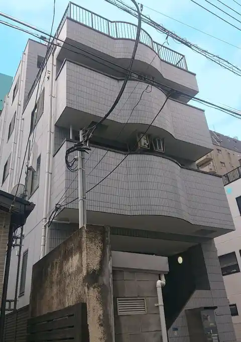 USビル