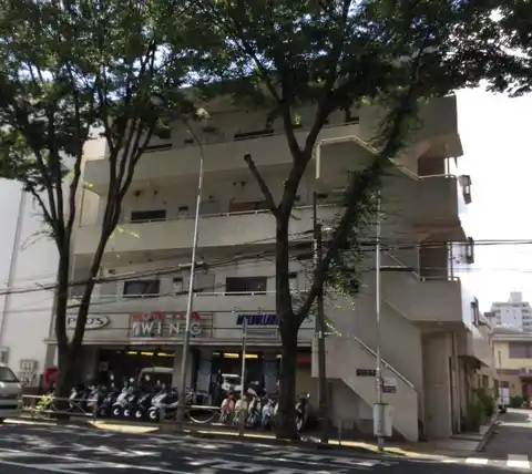 ワイエムパレス