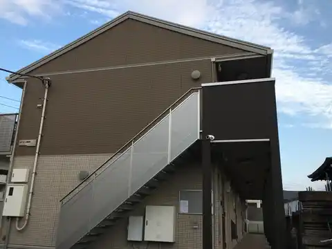 メゾーネ三郷中央
