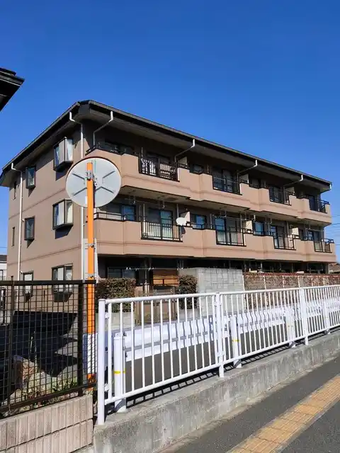 ファミールムカイ