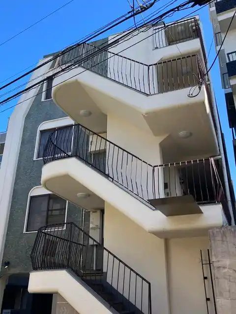 ピロティフジイ