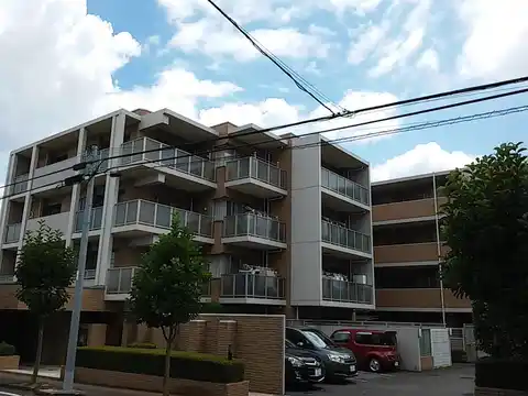 ハイセレサ久米川ルネサンスフィールド