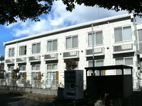 レオパレスコスモス
