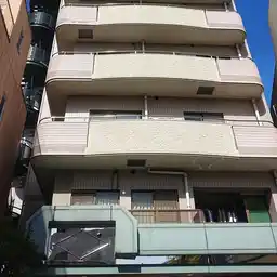 ラポール本蓮沼駅前