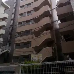 マドレーヌ三鷹 外観