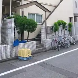 ラスール・イナIII 外観