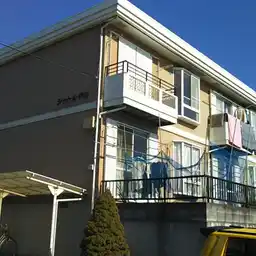 シャトル中山 外観