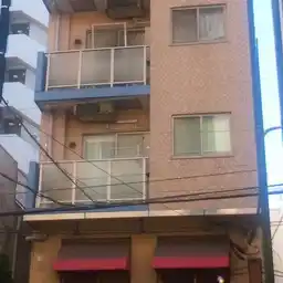 パークイモト 外観