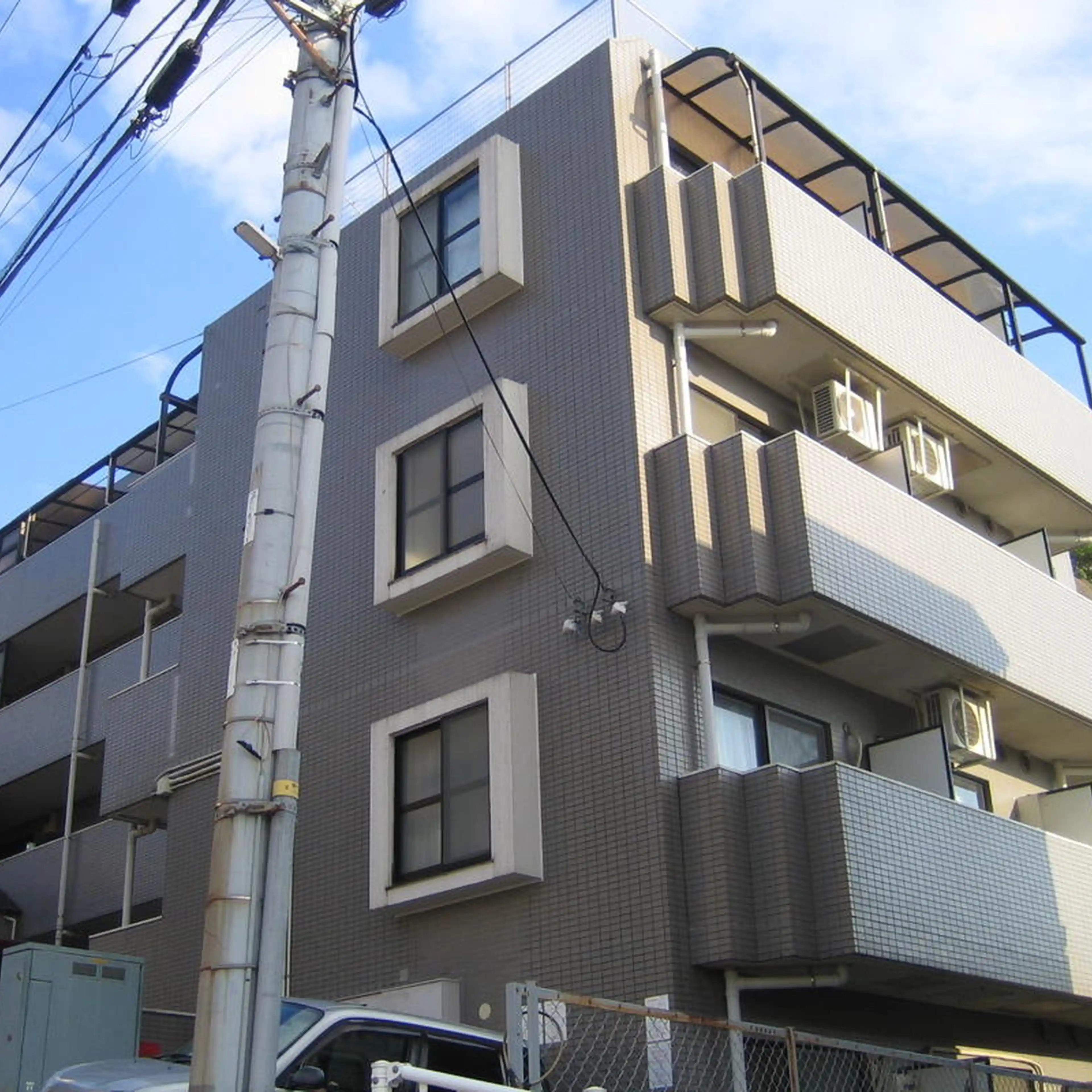 スカイコート横浜弘明寺 外観