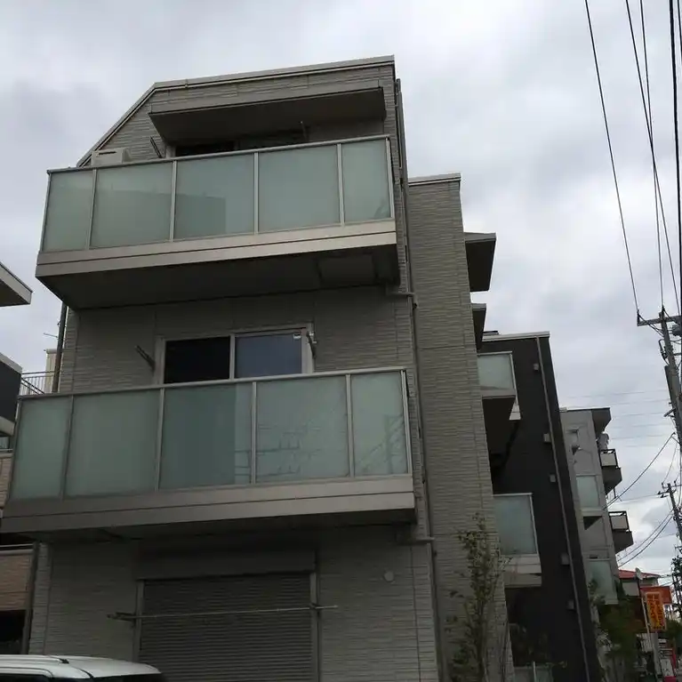 VIA LUCE 外観