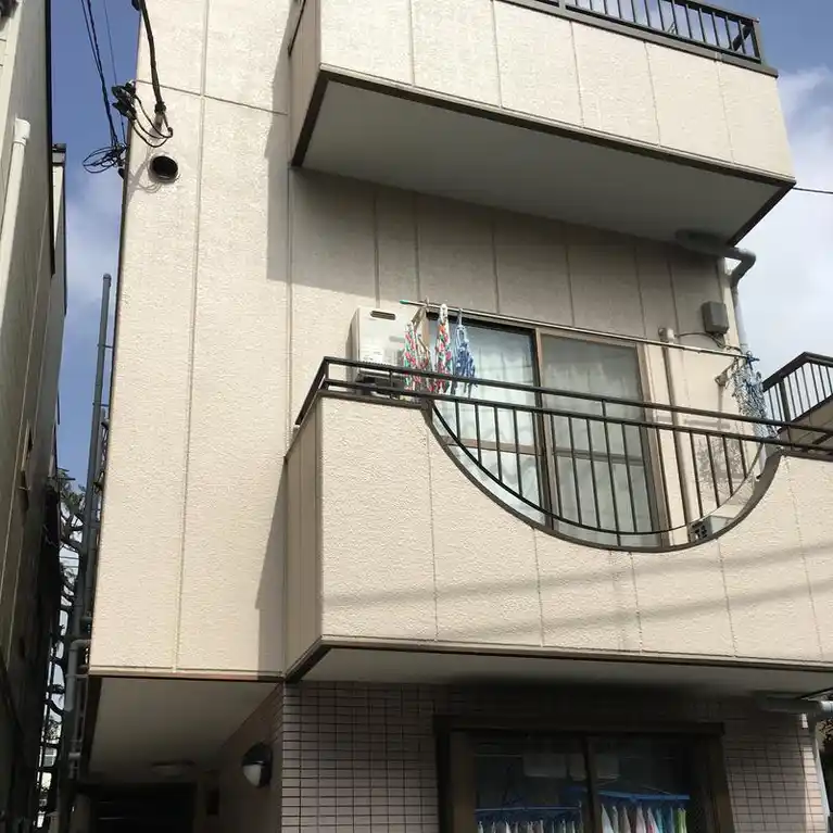 シャレード 外観