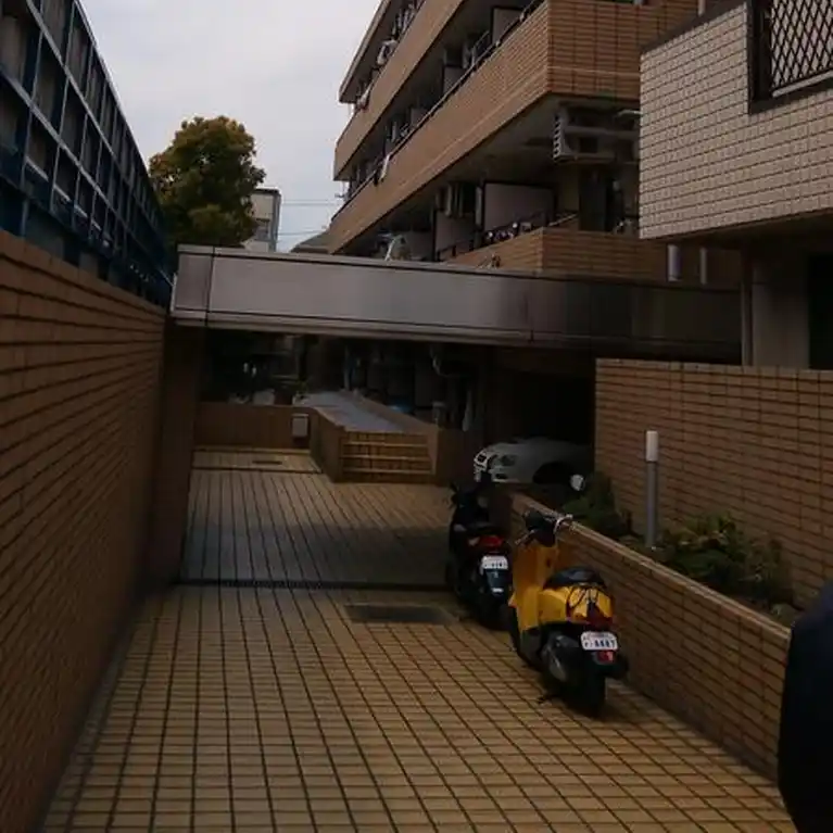シャロン川口 外観