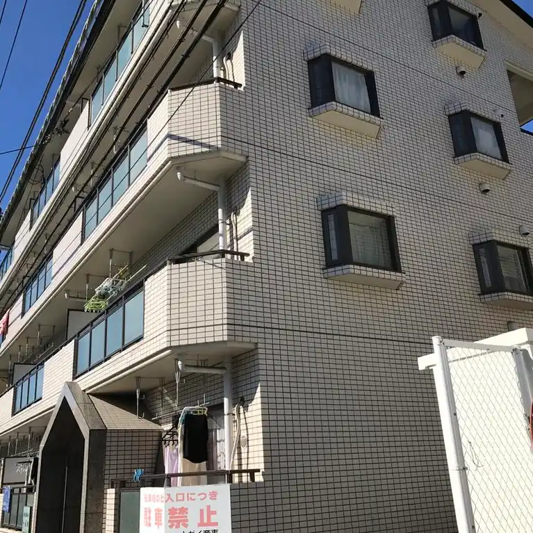 新潮通一番館 外観