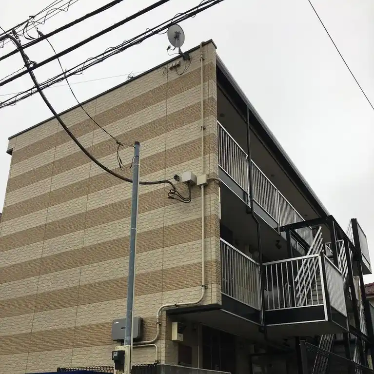 レオパレスリッチトレイン 外観