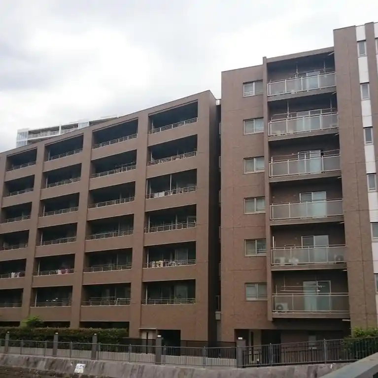 サーパス横浜星川 外観