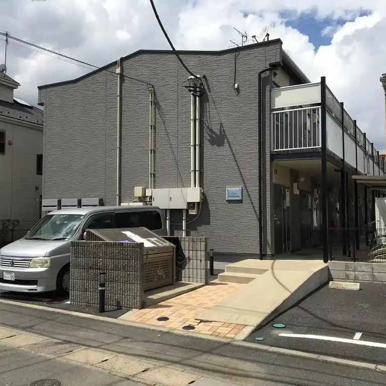 レオパレスレグルス 外観