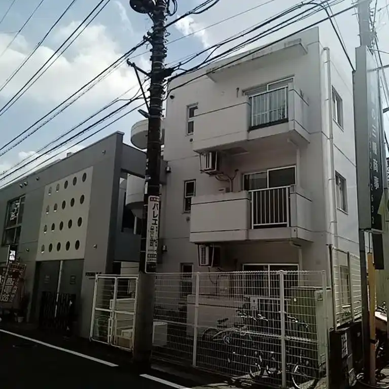 ウィスタリアフラット 外観