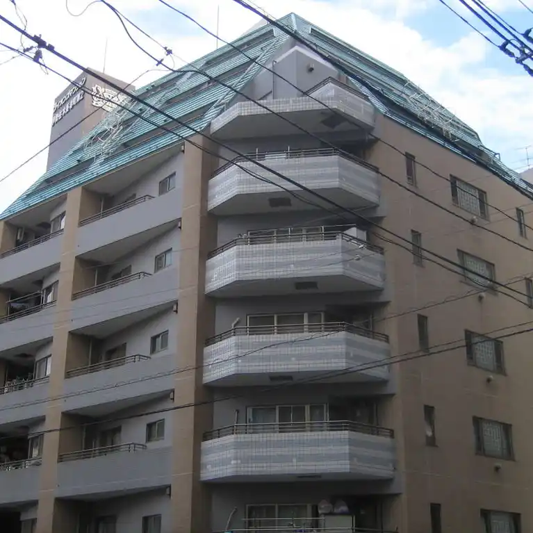 リブゼ横浜ルーアクララ 外観