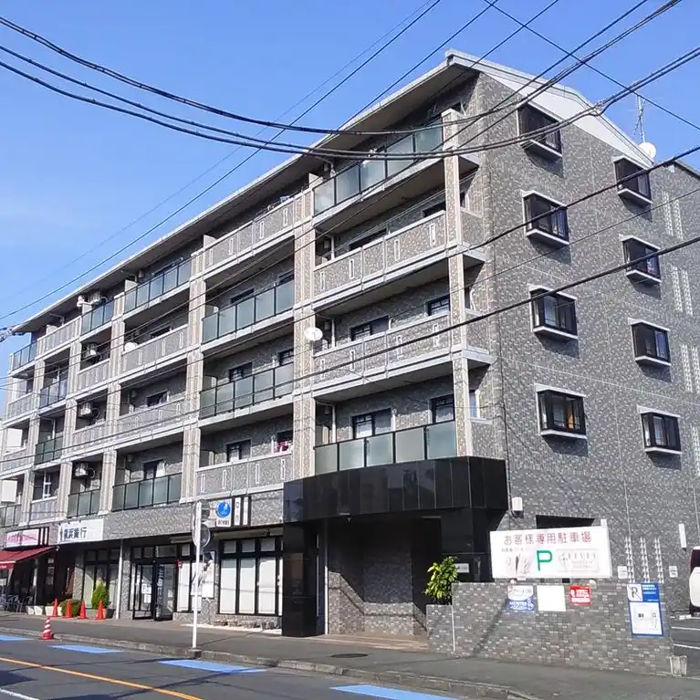 ガナドーレ桜ヶ丘駅前