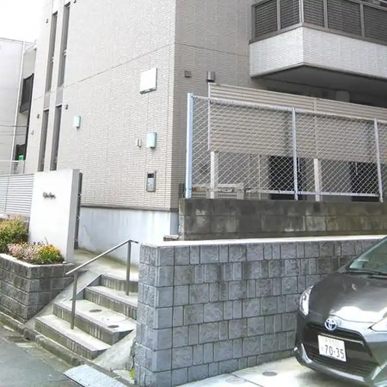 ラフィネ新ゆり 外観