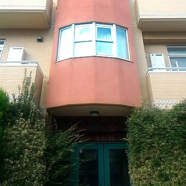 ルームズ 外観