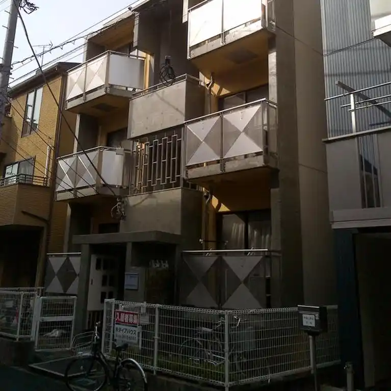 メゾン根津・タナカ