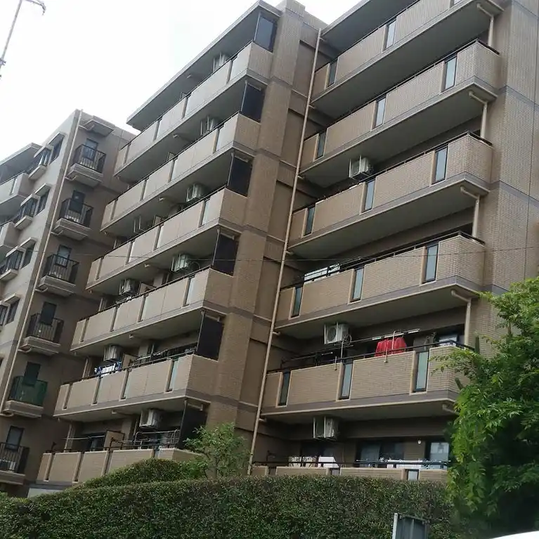 ライオンズガーデン久地 外観
