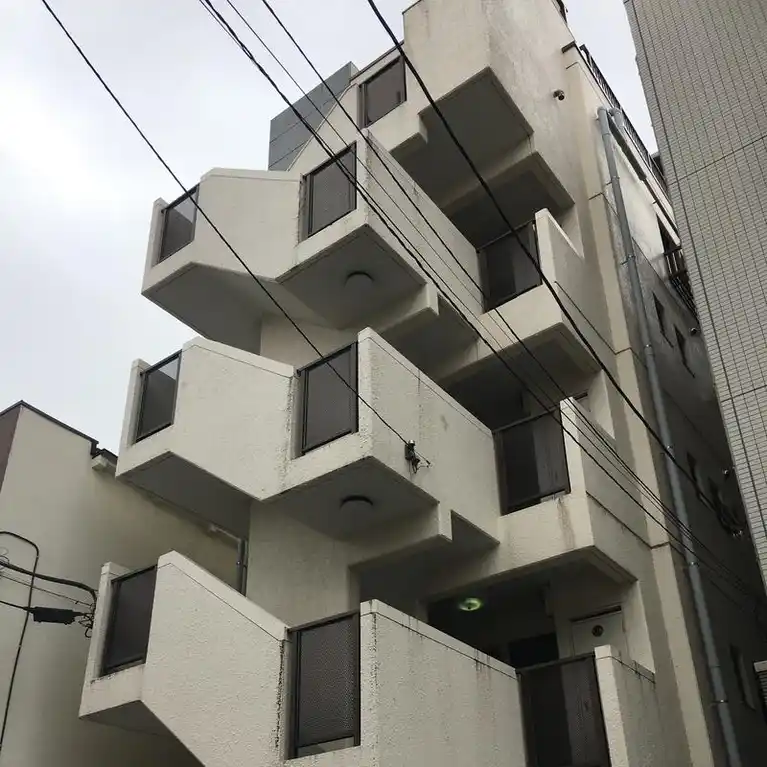 クリスタルコート 外観