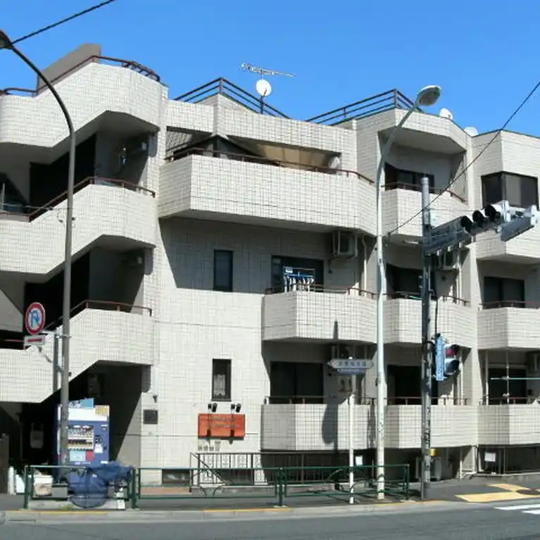 プリオールカーサタバタ