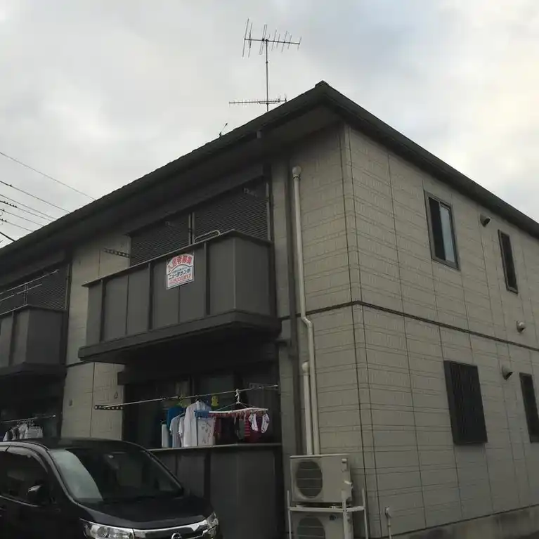 ドミールD