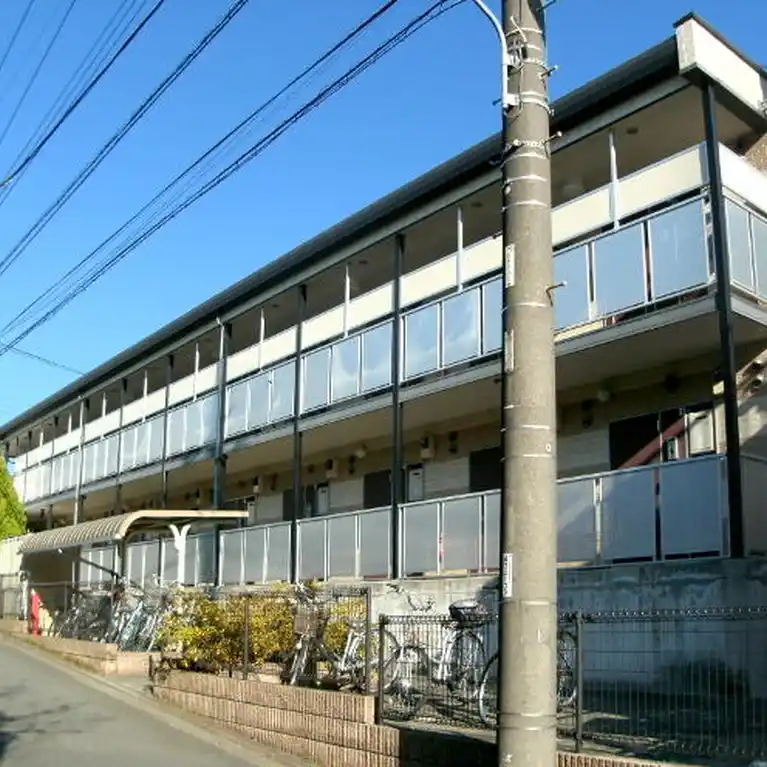レオパレス緑町 外観