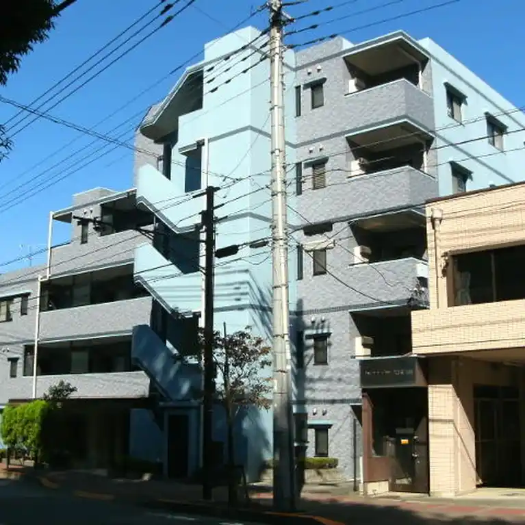 セザールタナシ