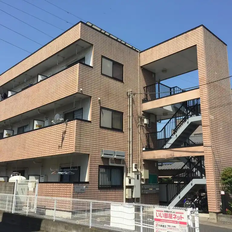 メゾンイースト