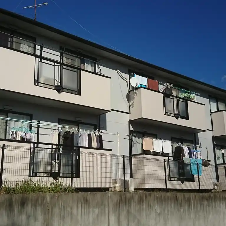 ニレシャンテA