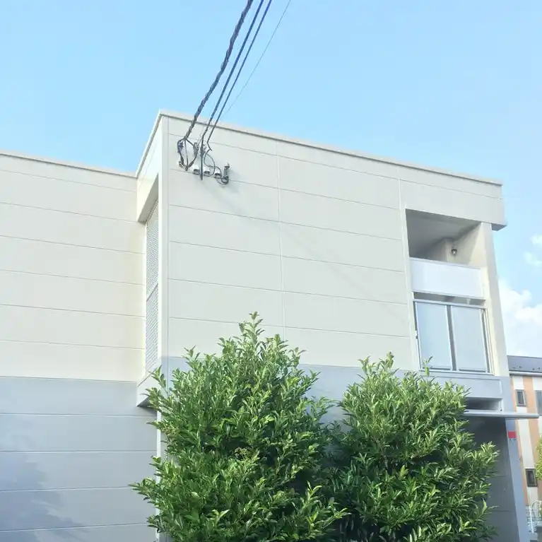 レオパレスラ・プランタン