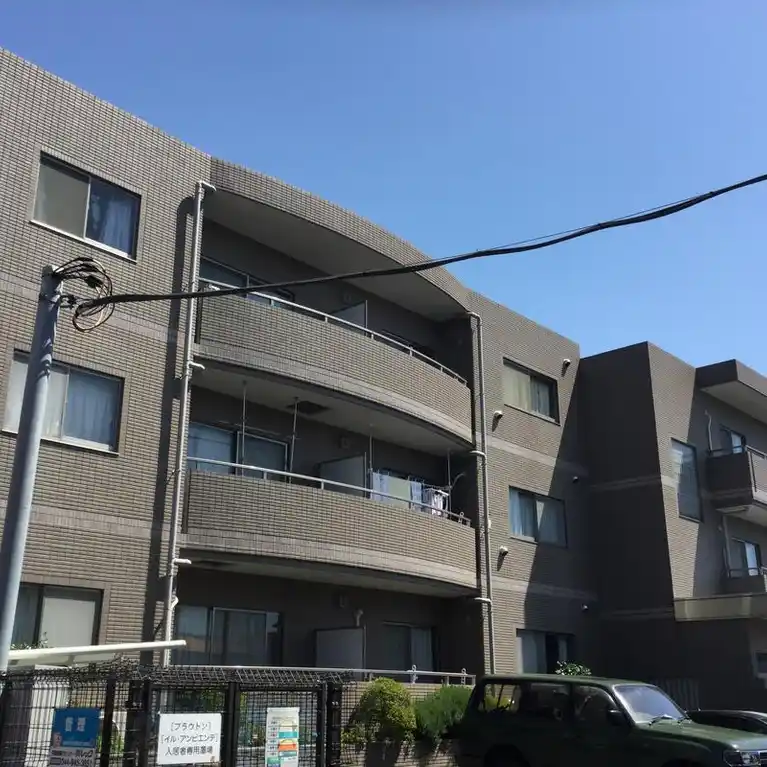 プラウトン 外観