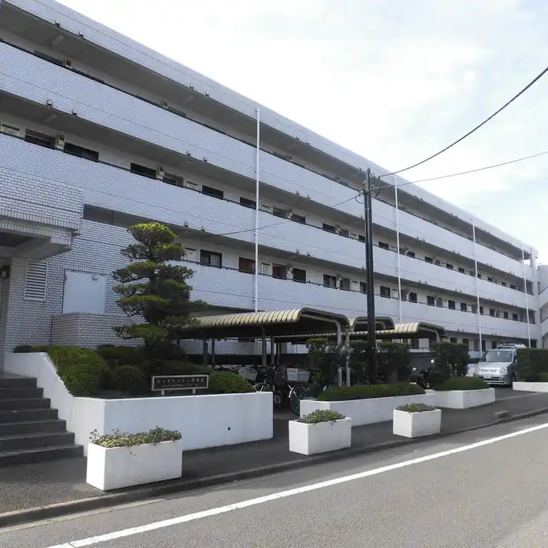 ロイヤルシティ四番館