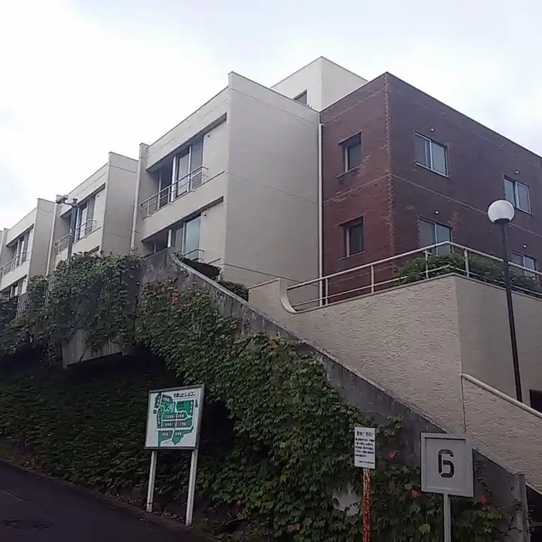 大倉山ヒルタウン6号館