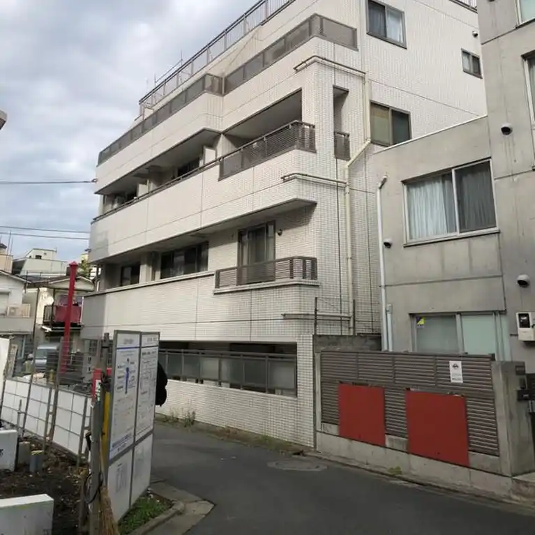 Y'sCOURT 外観